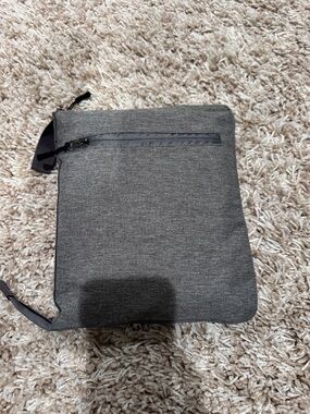 Men's Gray medium size duffel bag